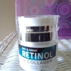 White Moisturizing Skincare Collection